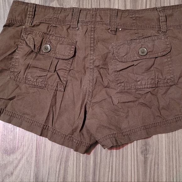 Shorts - Picture 2 of 3